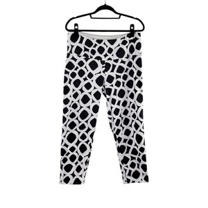 Women's Black & White Geometric Print Pull-On Straight Leg Cropped Pants Size 14